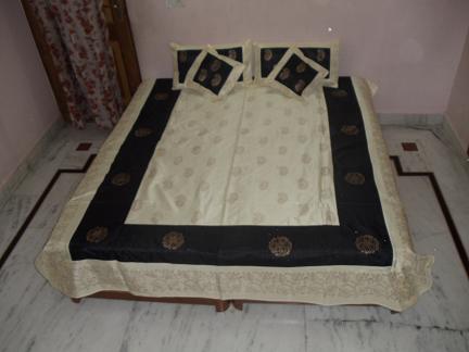 Manufacturers Exporters and Wholesale Suppliers of Cotton Bed Sheets Delhi Delhi